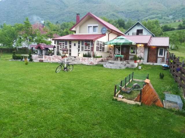 Дома для отпуска Vila Merak Gusinje-20