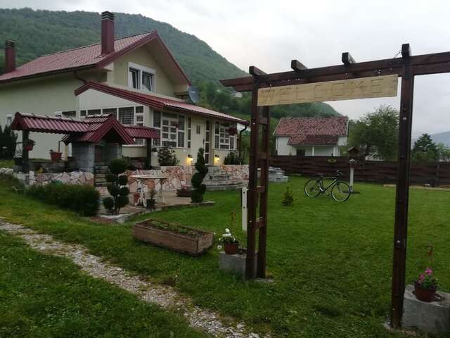 Дома для отпуска Vila Merak Gusinje-4