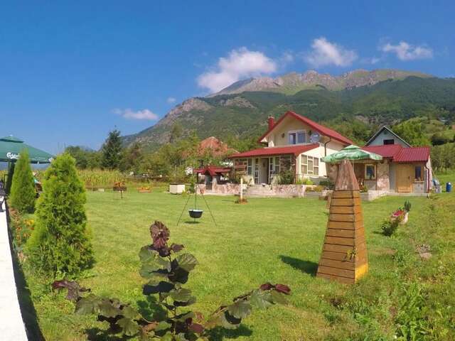 Дома для отпуска Vila Merak Gusinje-49